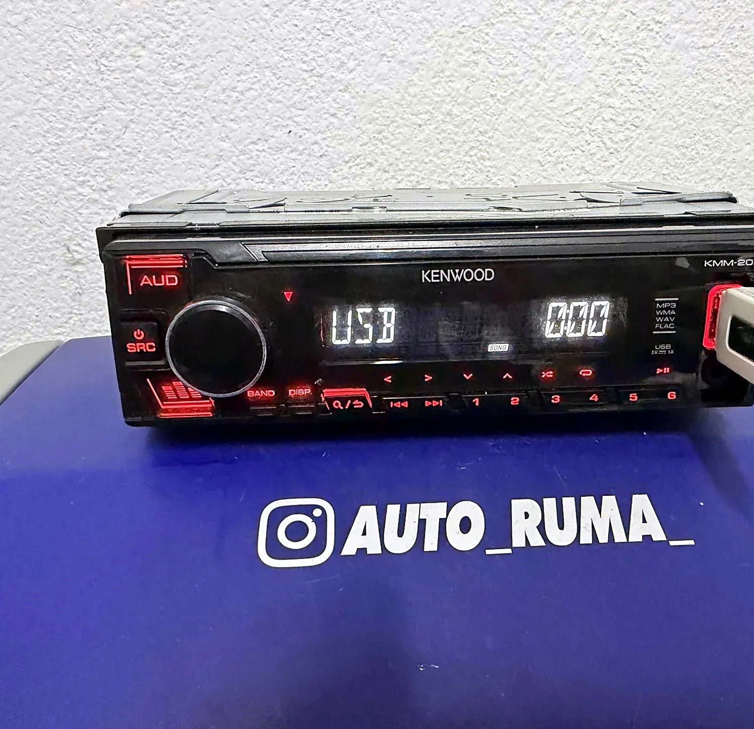 Kenwood KMM-205 USB Aux Radio
