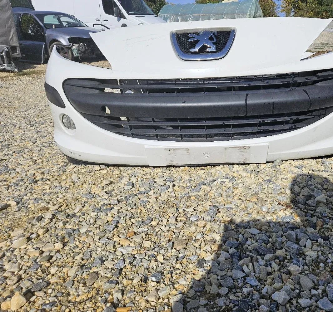 Front bumper Peugeot 207