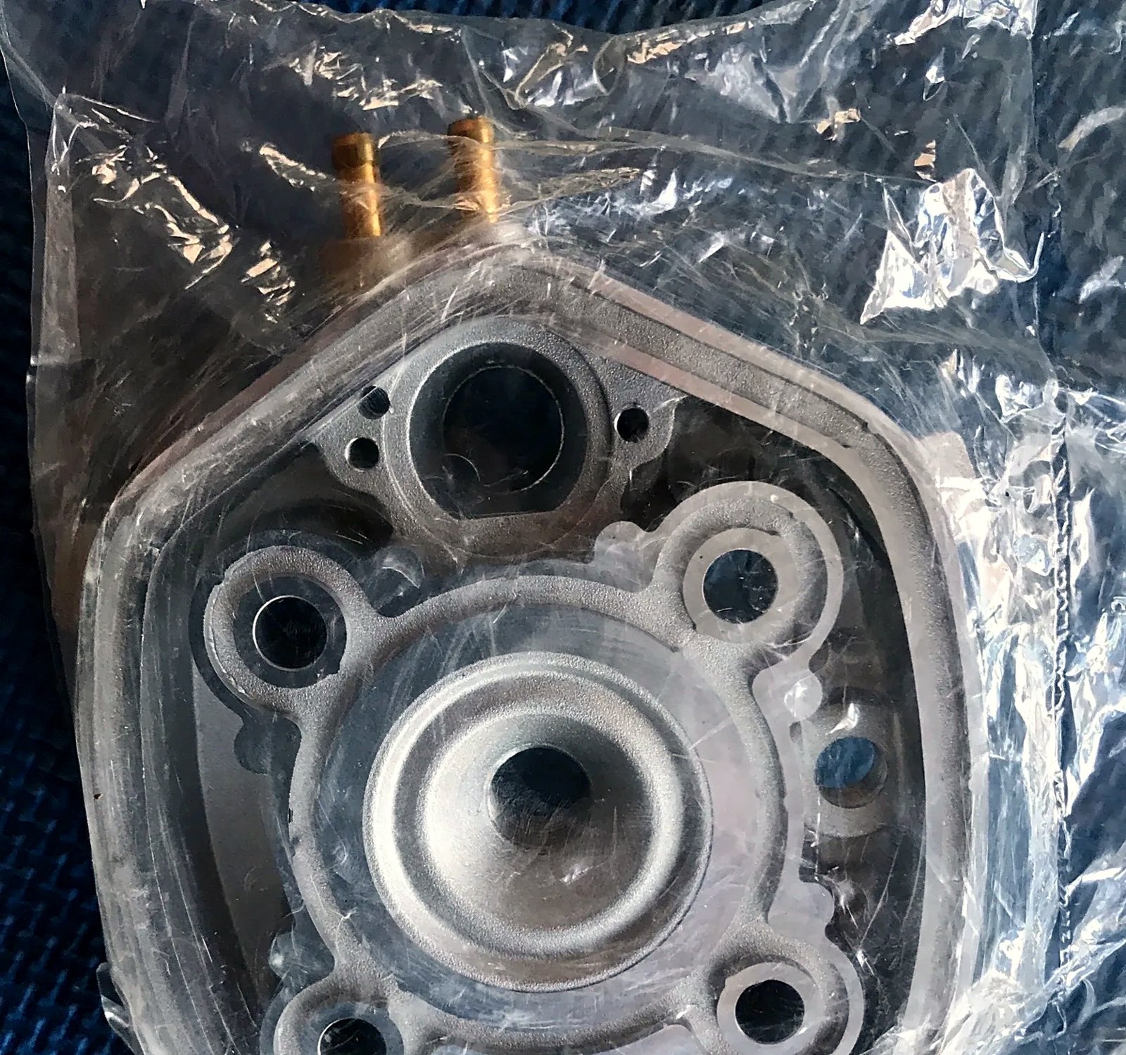 Five-angle cylinder head for Minarelli