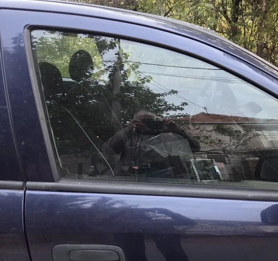 Front right door window glass