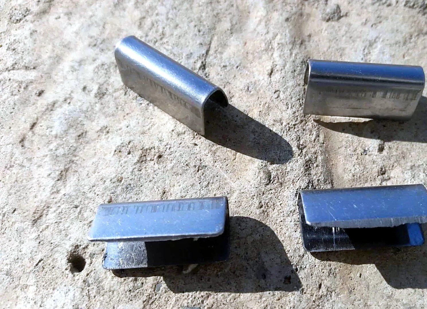 Window trim clips for Fiat