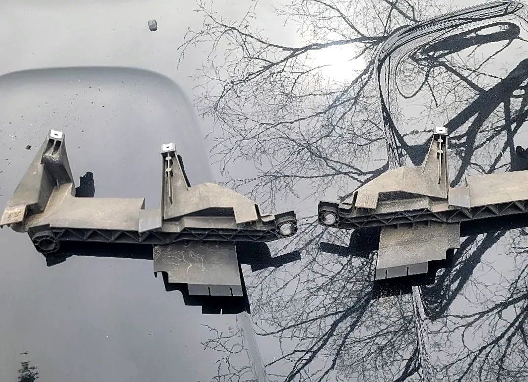 Headlight brackets BMW X3 E83