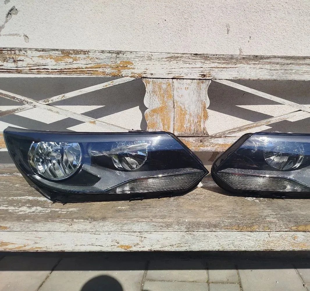 Halogen headlights VW Tiguan 5N1941005 5N1941006