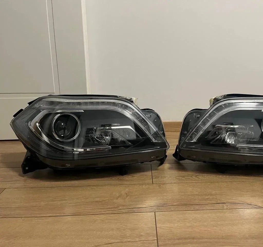 Kompletni farovi Mercedes GL W166