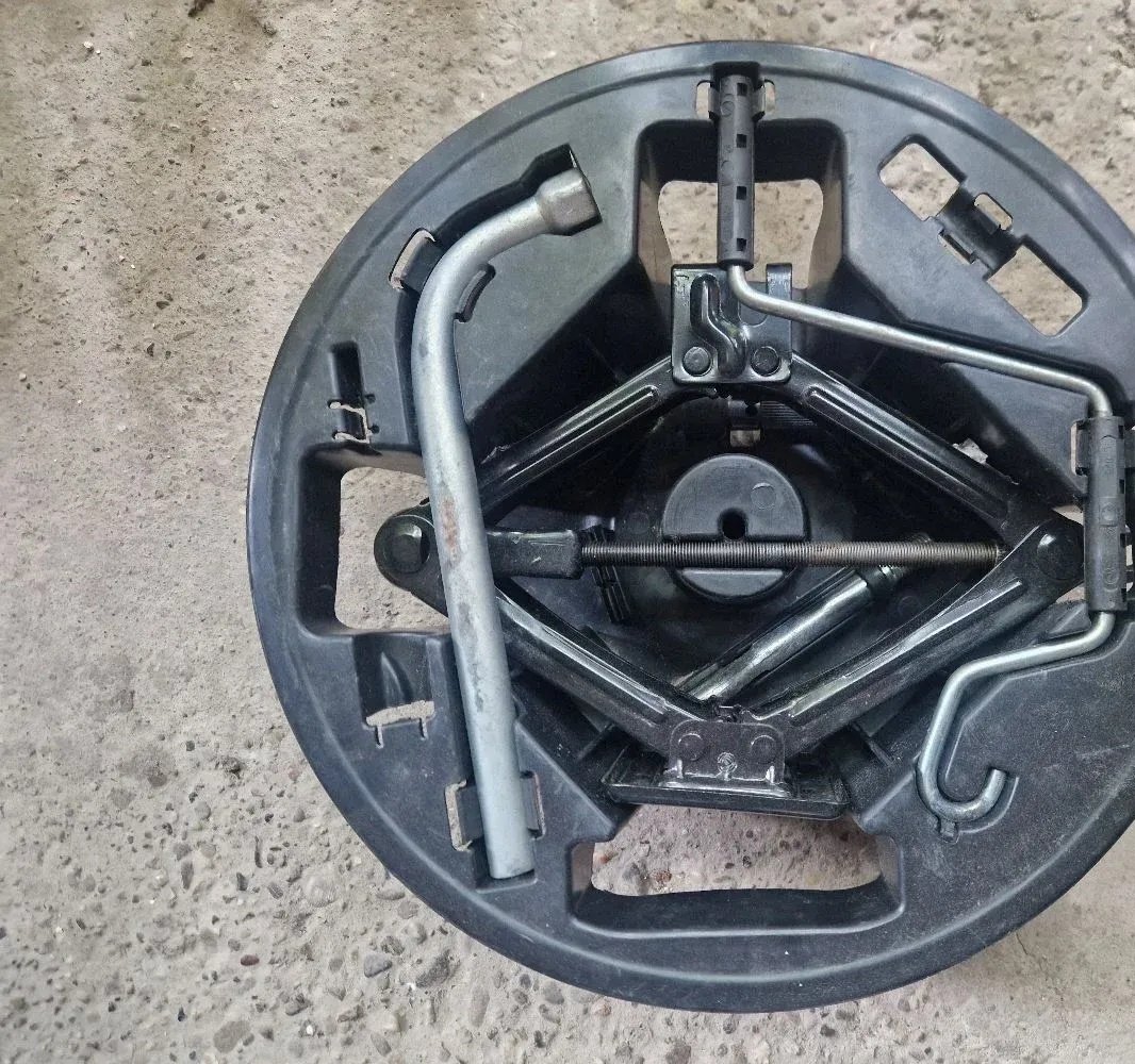 Auto dizalica za Fiat Punto 2 i 3, Grande Punto, Evo
