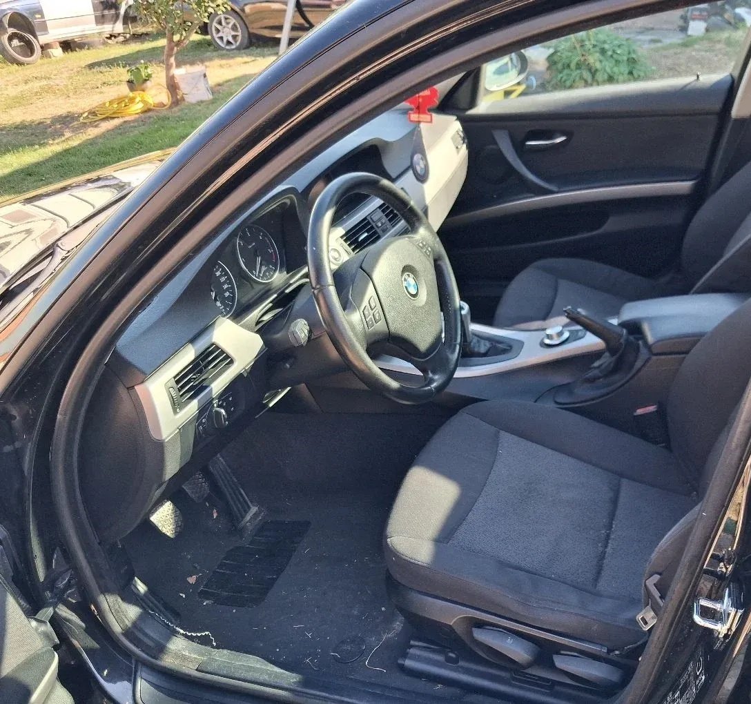 Dashboard panel with navigation opening BMW E90 E91
