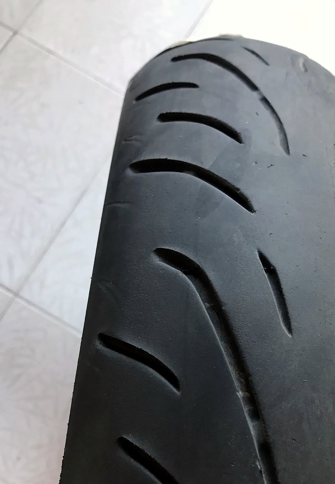 Bridgestone Batlax 160/60-17 used tyre