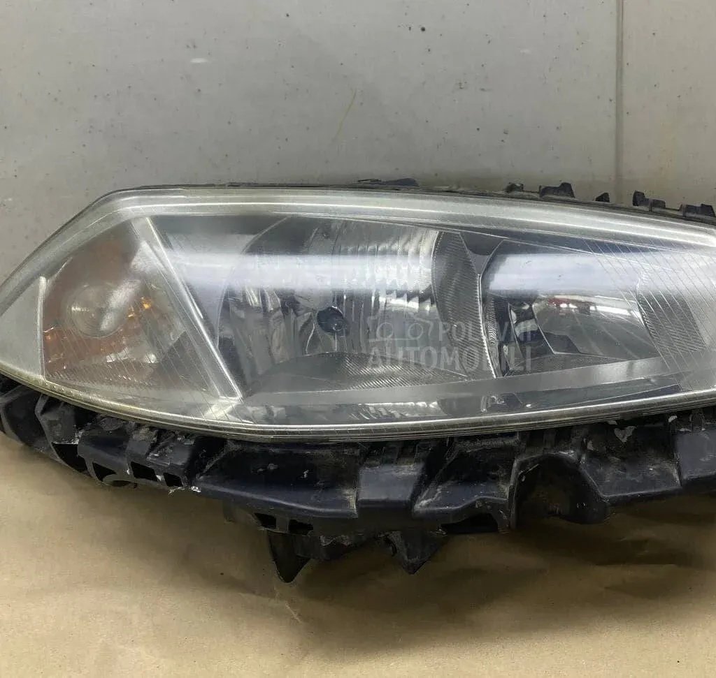 Desni far Renault Megane 2002-2005