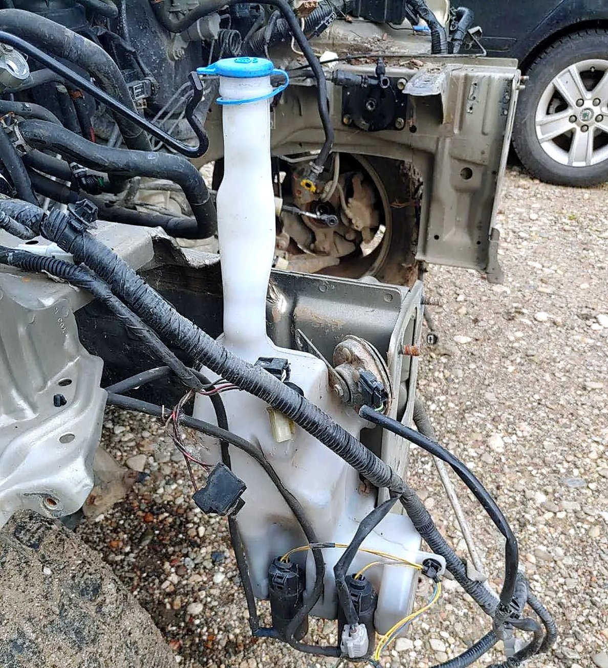 Windscreen washer fluid reservoir Fiat Sedici