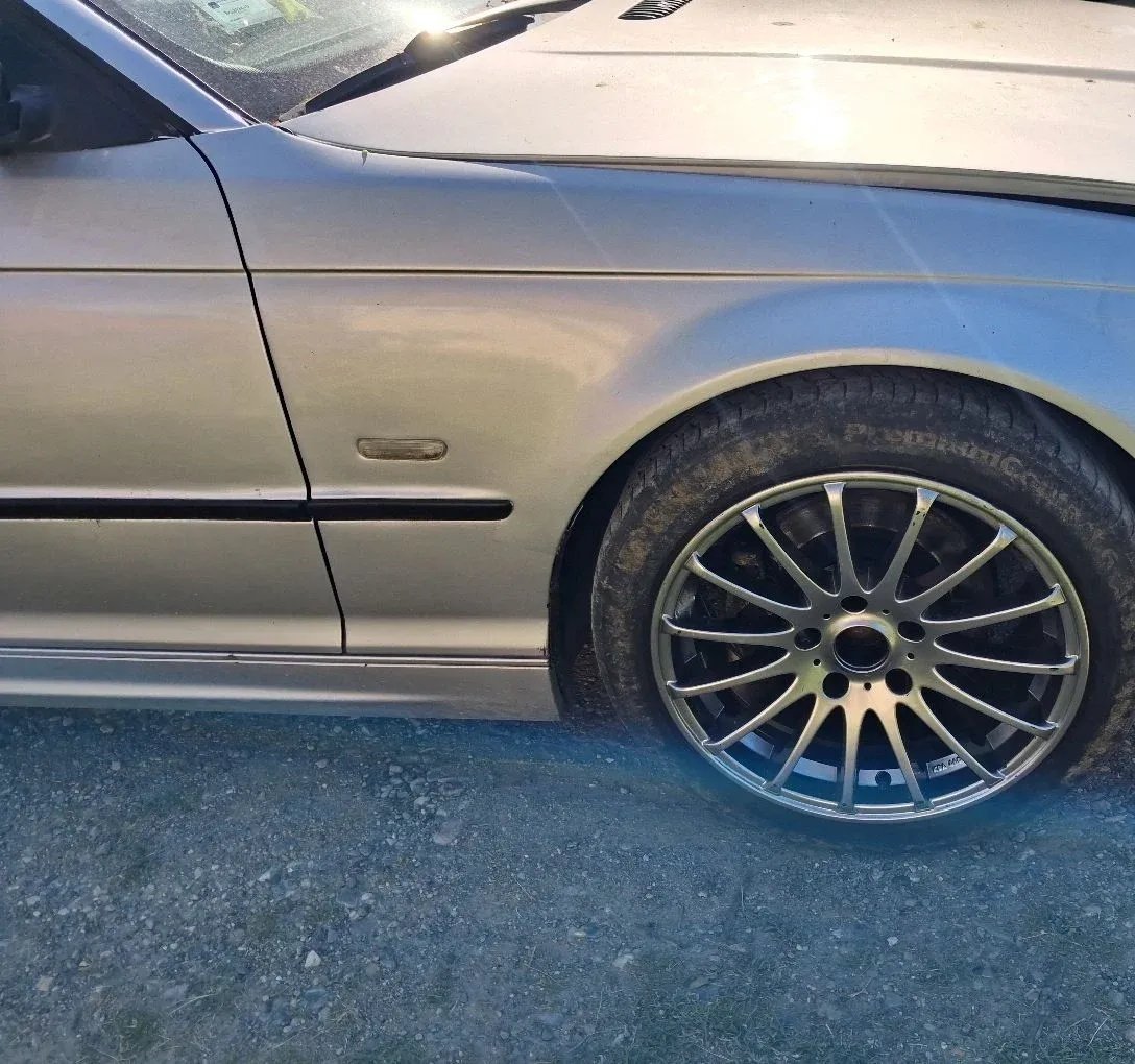 Desno krilo BMW E46