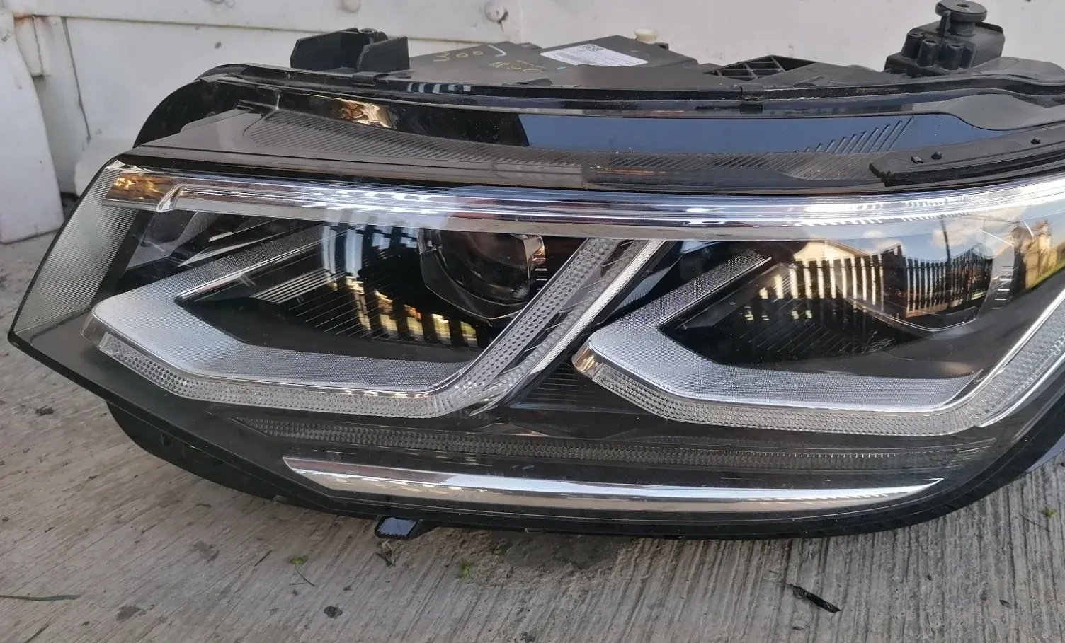 Front left headlight VW Tiguan 5N 5NB