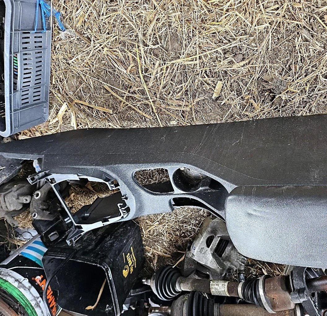 Peugeot 308 armrest
