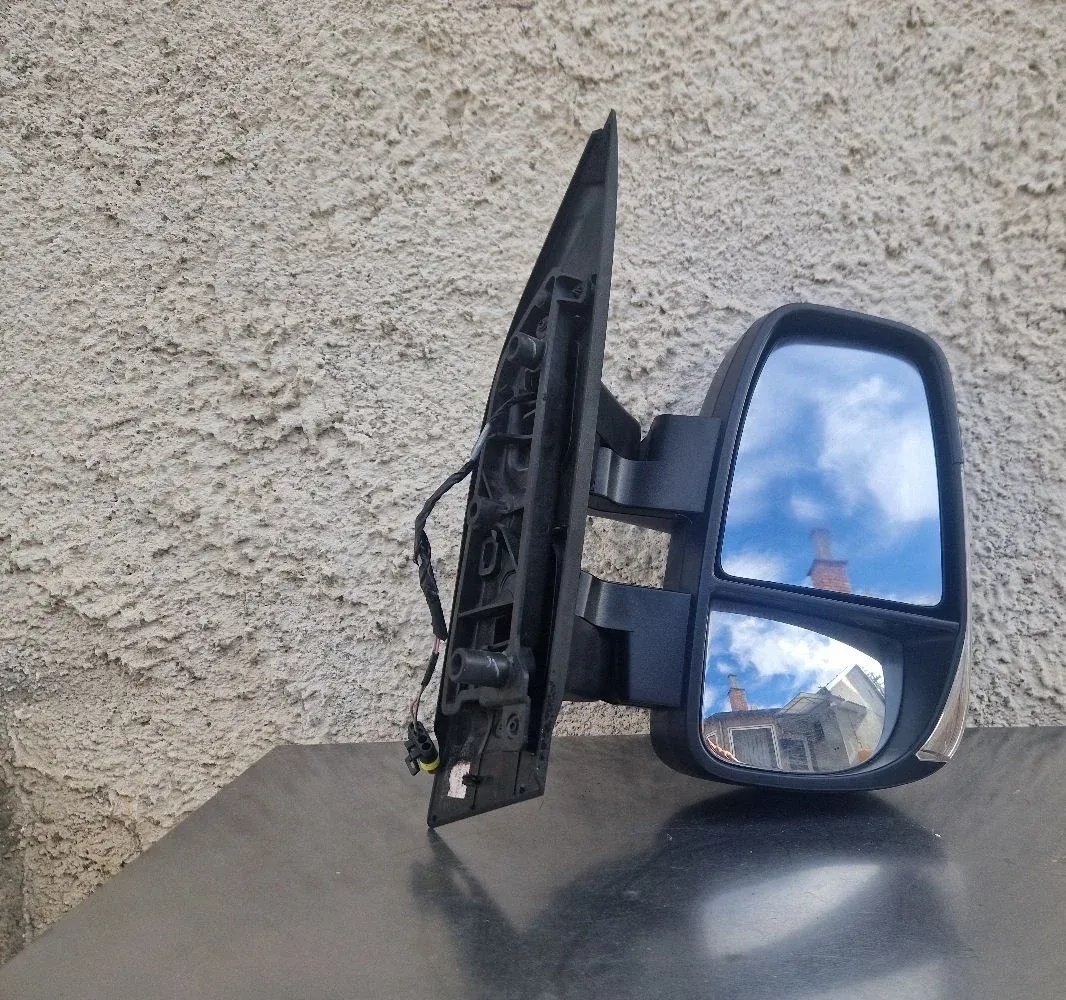 Retrovizor desni Iveco Daily od 2014