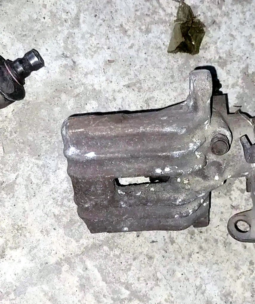 Zadnja leva kvaka Audi A4 B6 B7