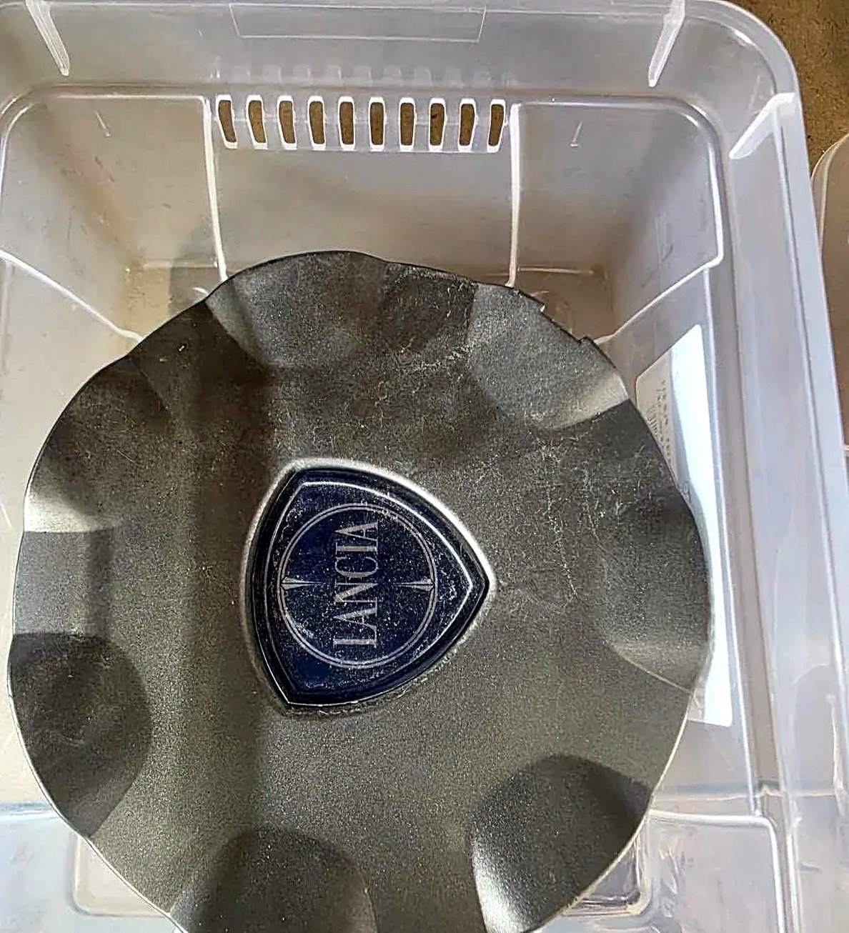 Wheel hub cap Lancia Musa