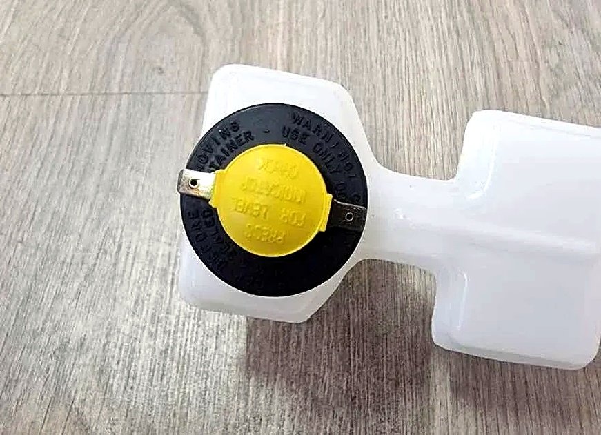 Posuda kočionog ulja za stari tip Juga