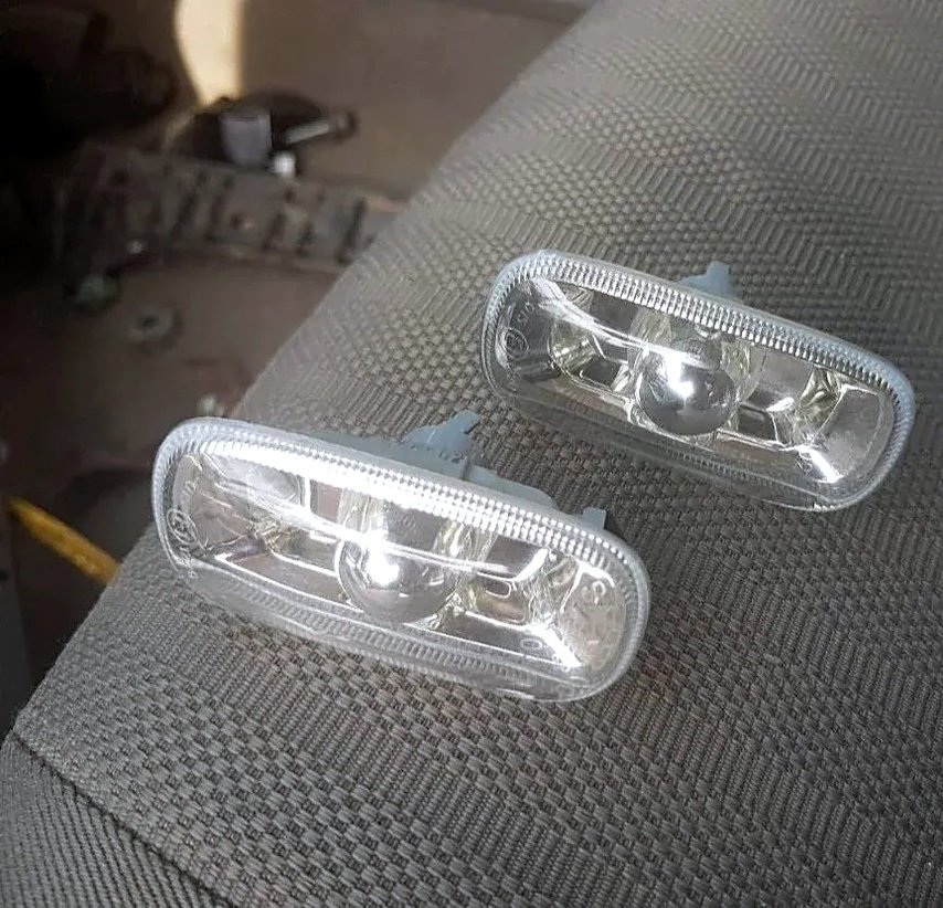 Migavac u krilu Audi A4 B6 B7
