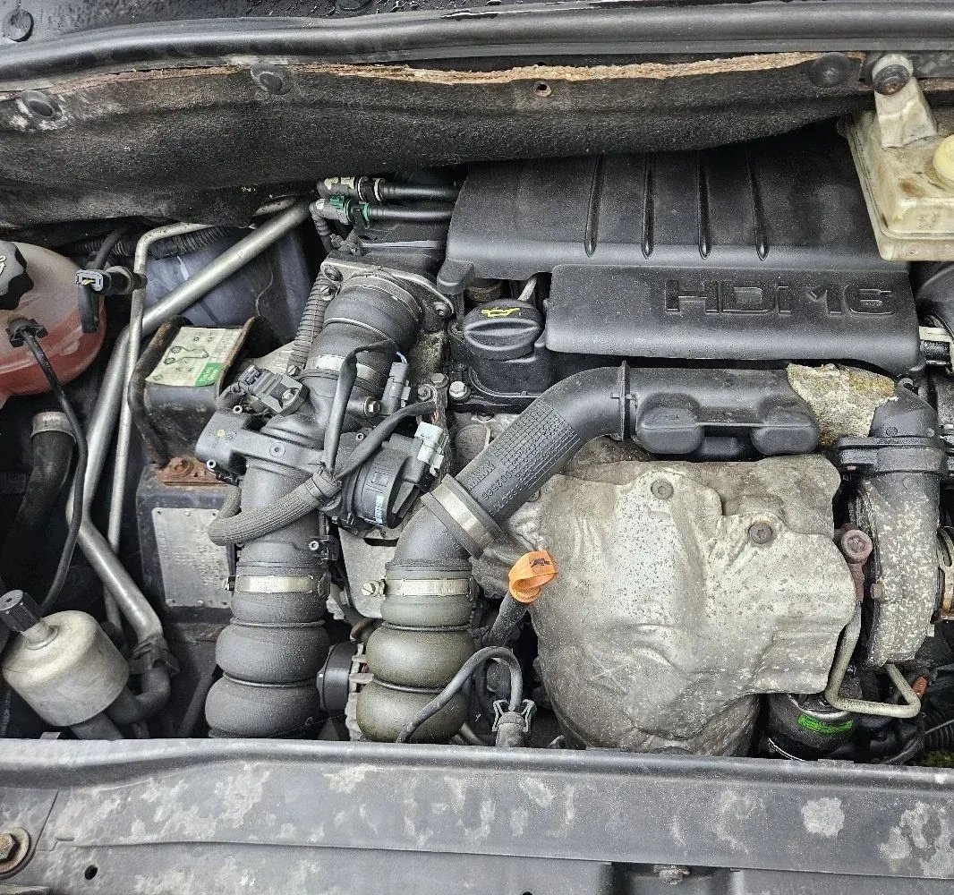 Citroen C4 Picasso 1.6 HDi 80kw engine