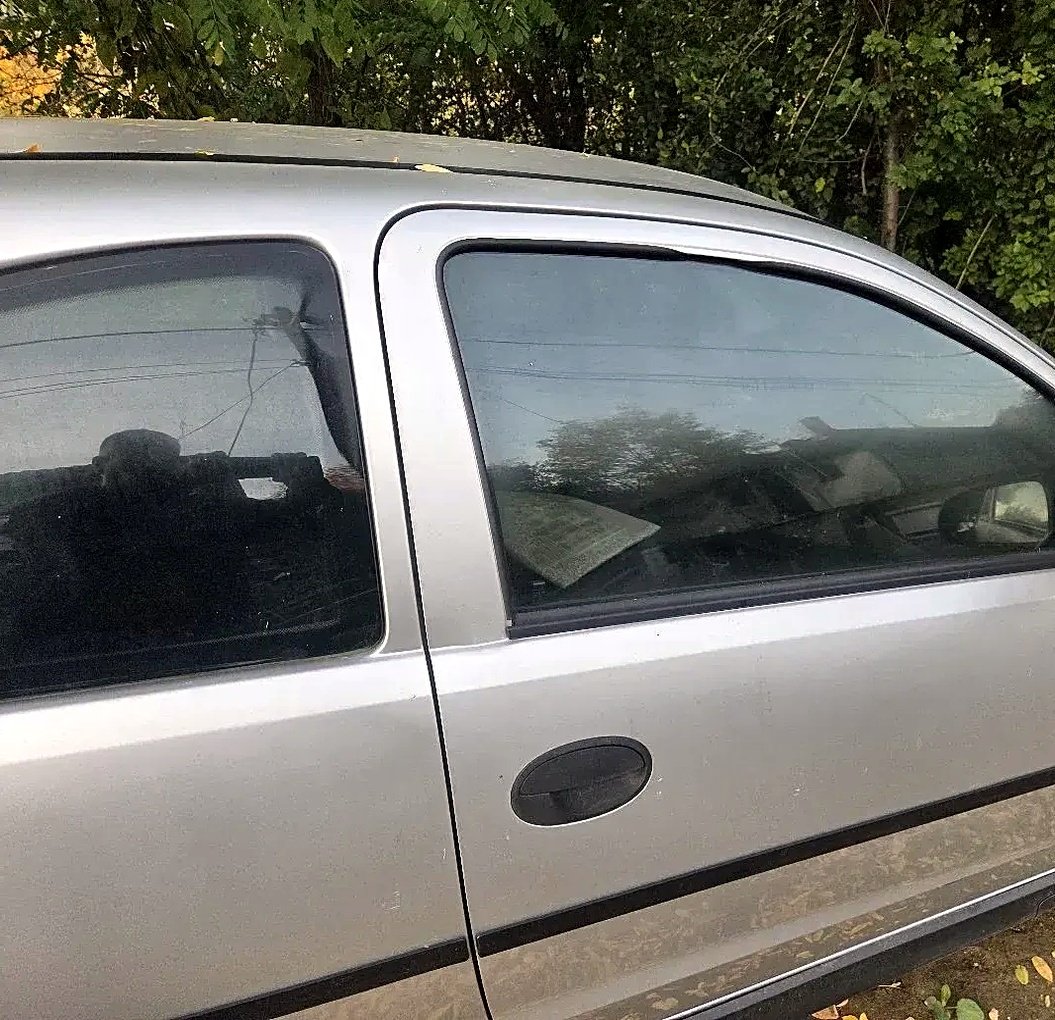 Front right window glass Opel Corsa C