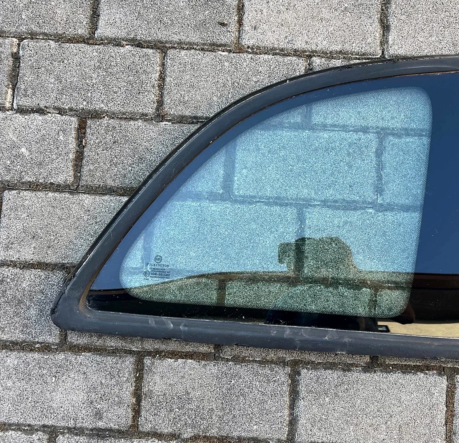 Zadnje desno staklo malo Fiat 500