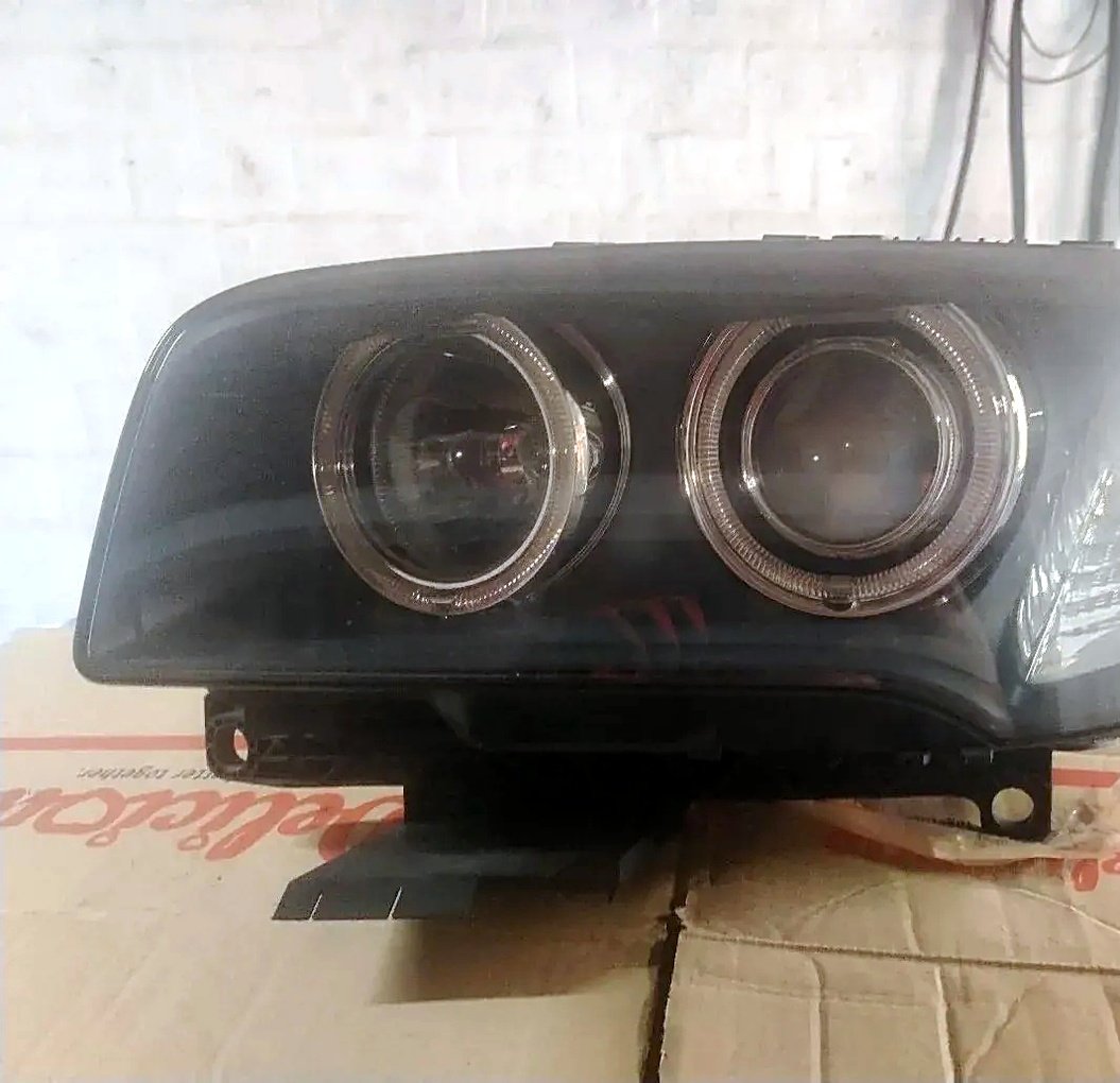Front headlight BMW X3 E83