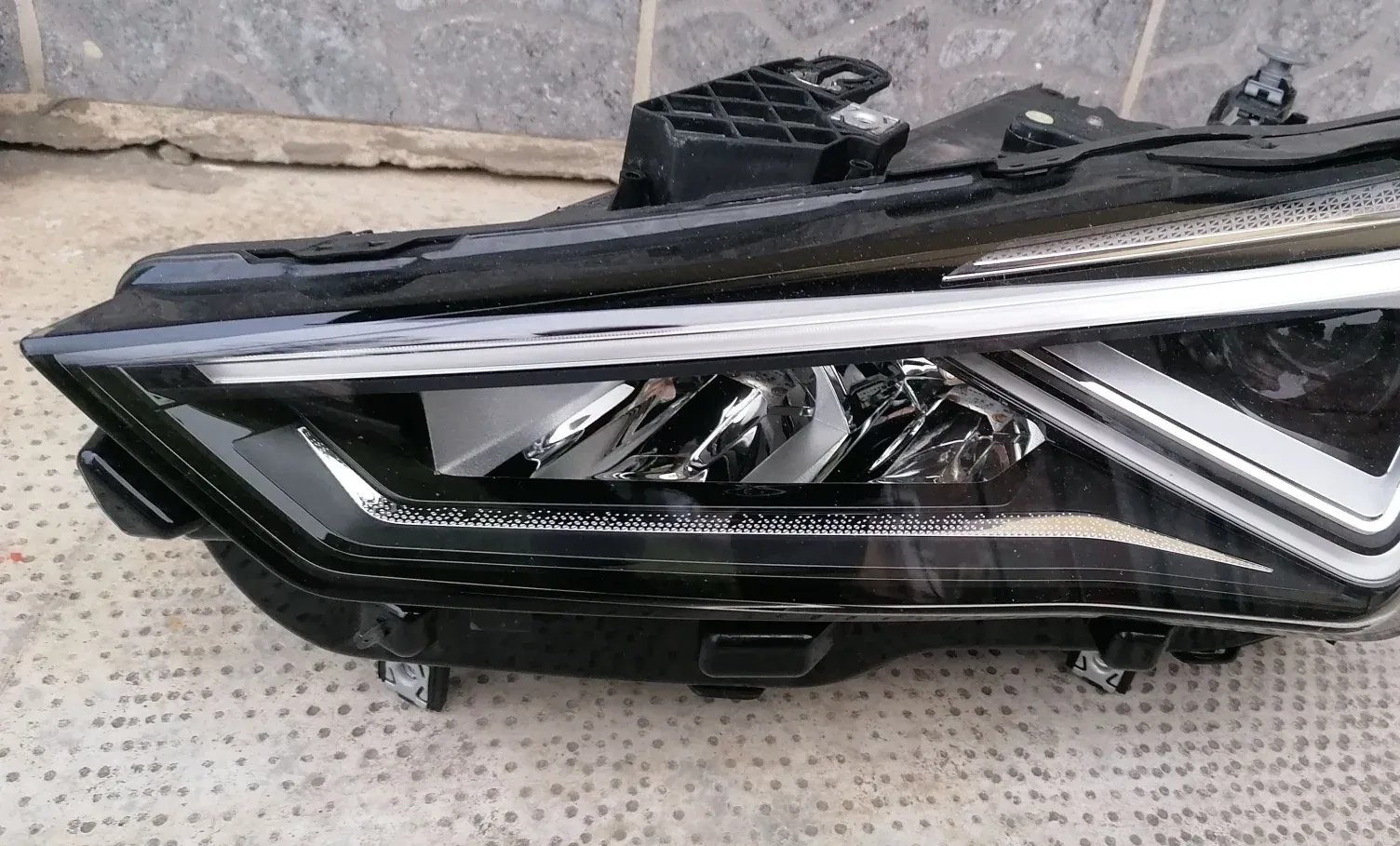 Prednji levi far SEAT Leon IV LED