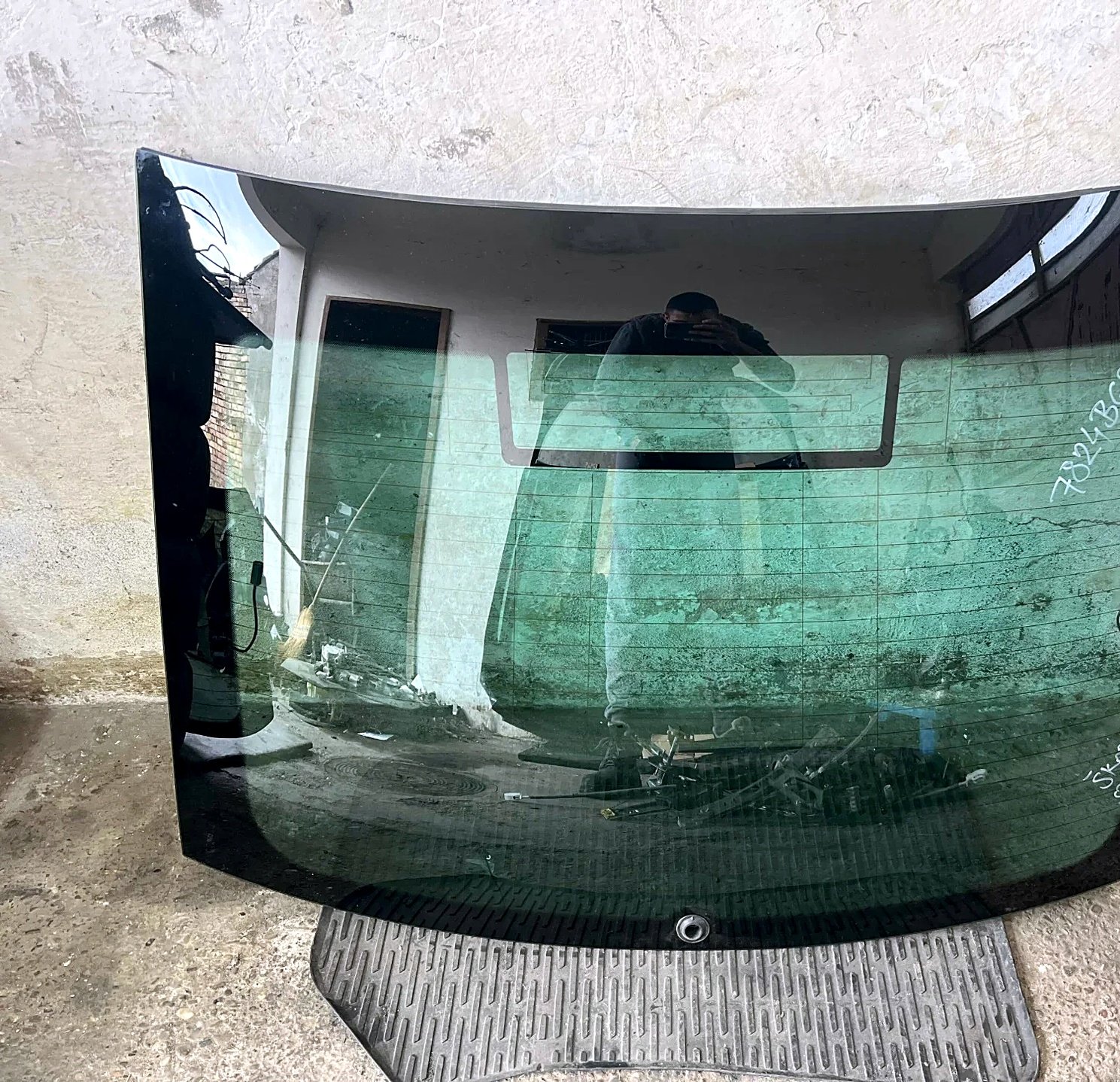 Rear right window glass Skoda Octavia 4 2020