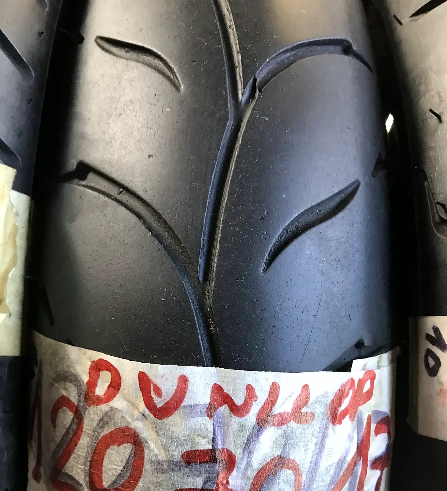 Dunlop 120/70-17 used motorcycle tyre