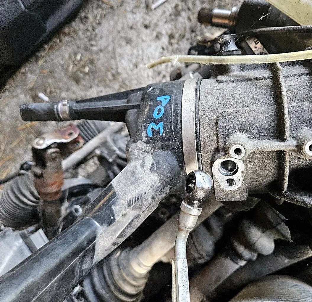 Servo pumpa Peugeot 308 1.6 HDI 2009