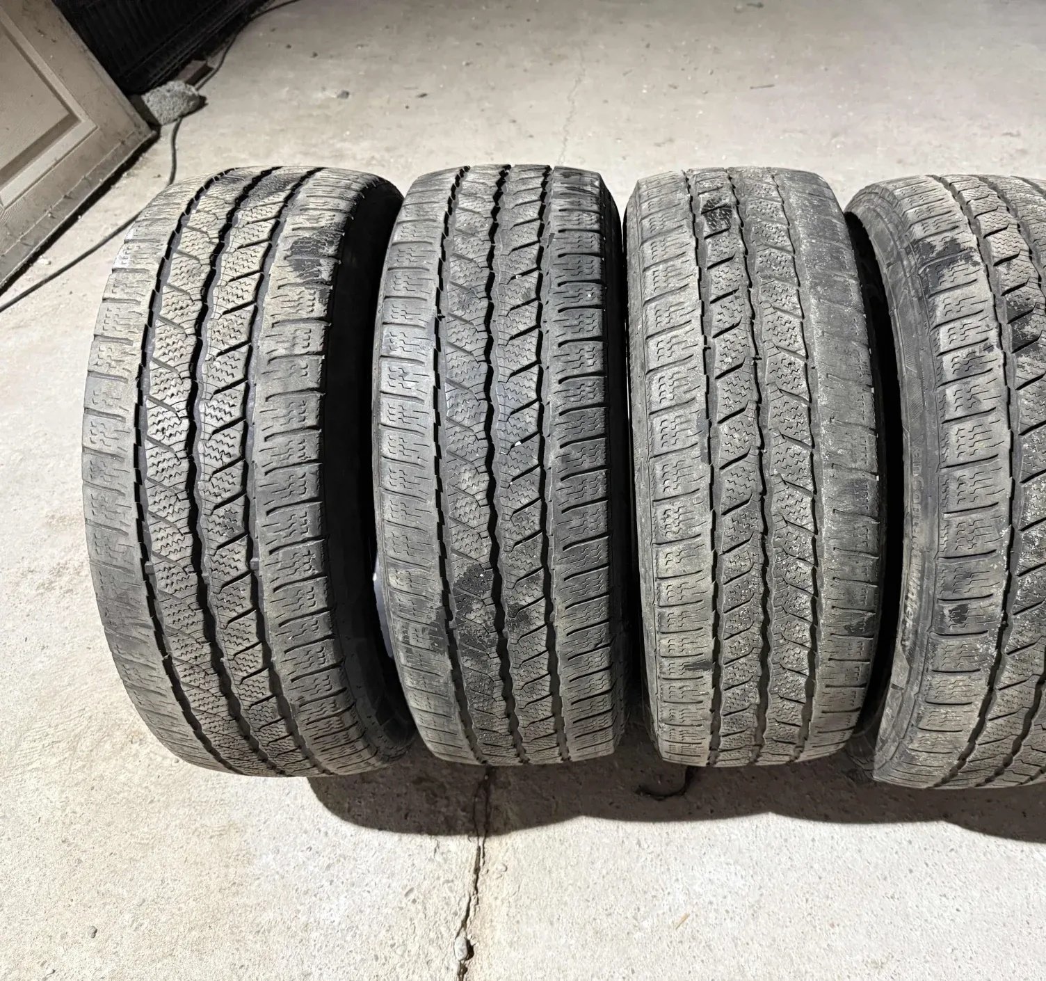 Winter tyres Continental 215/65 R17C