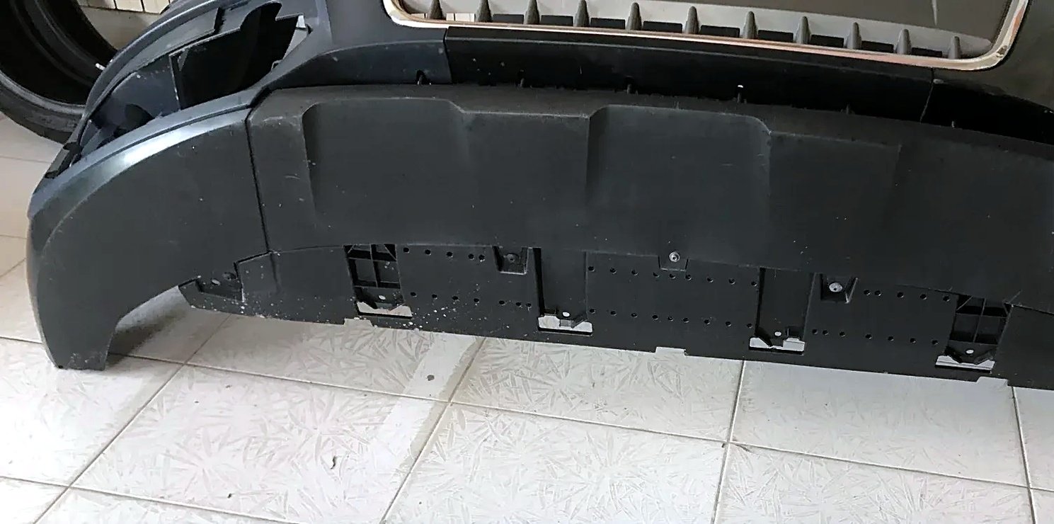 Spojler prednjeg branika Audi Q3 2012
