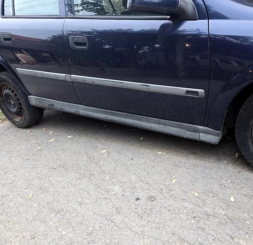 Front grille spoiler Opel Astra G