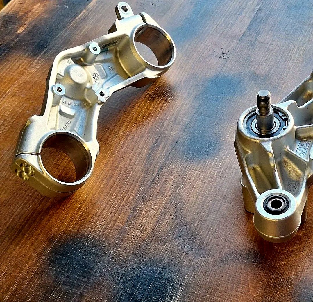 Front fork upper and lower yoke BMW R 1250 GS