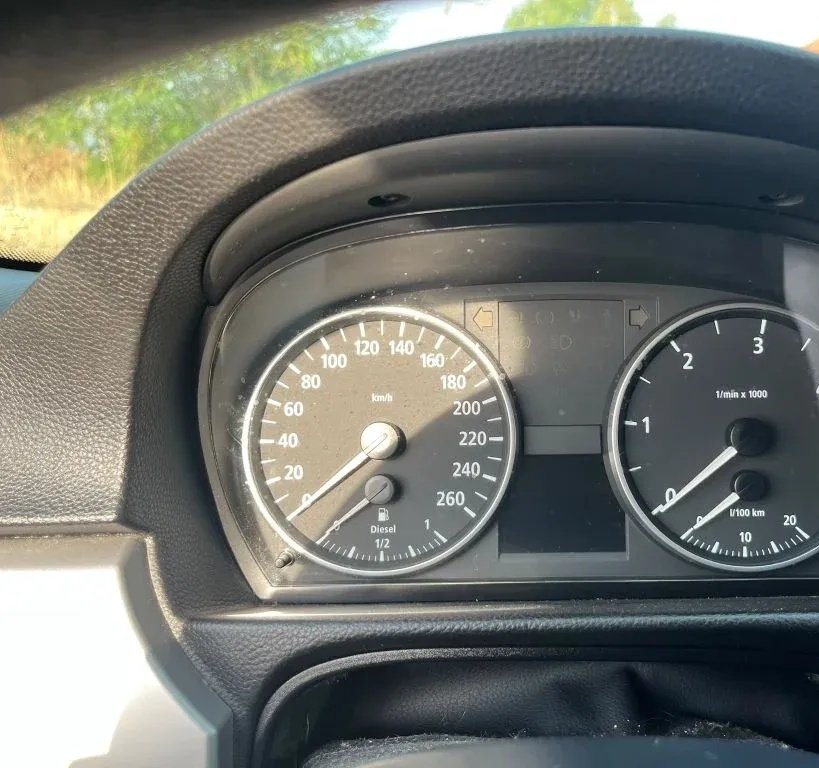 Спидометр BMW E90 E91 E92 320d 318d
