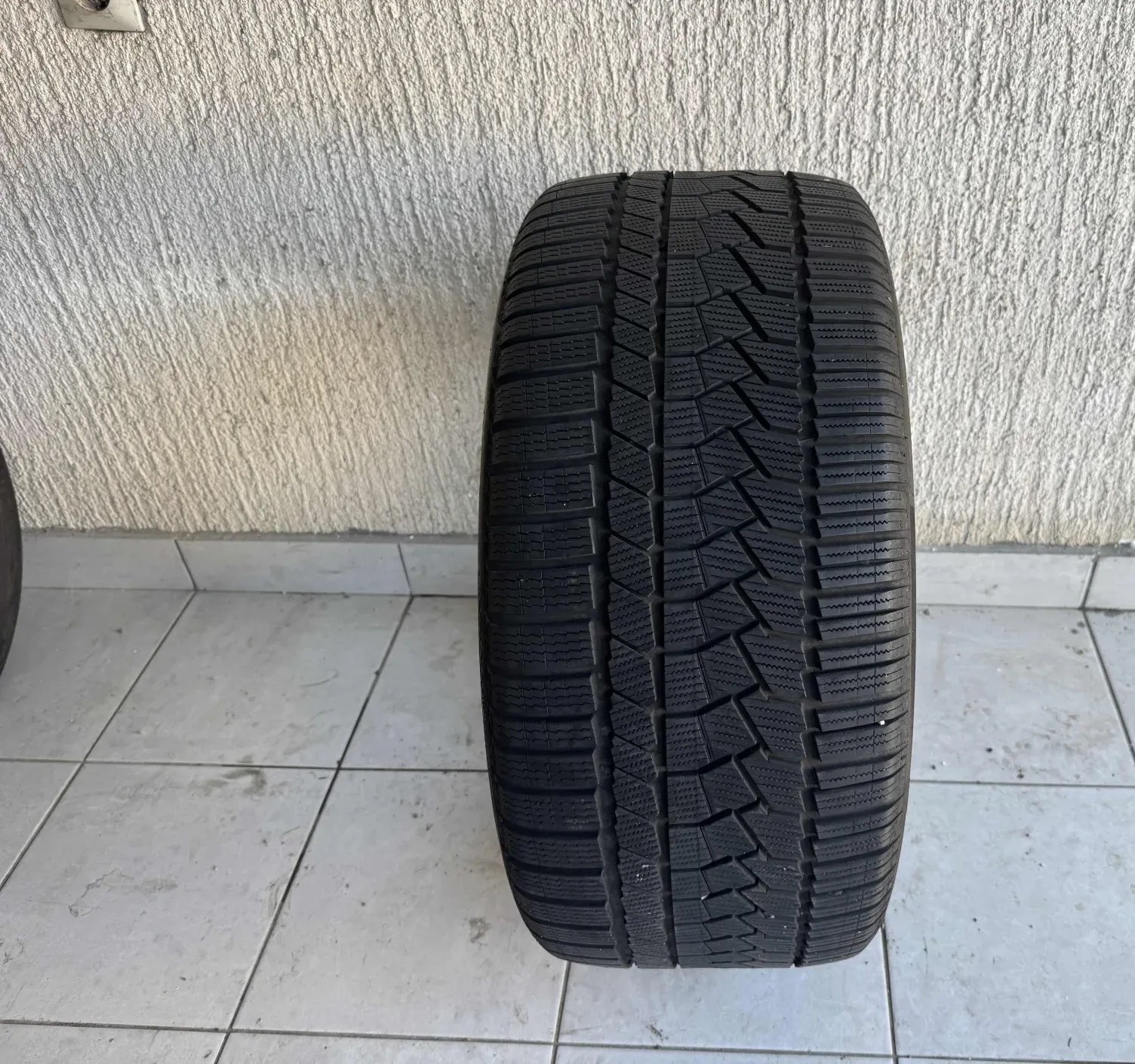 Continental 295/40 R20 Winter Tyre