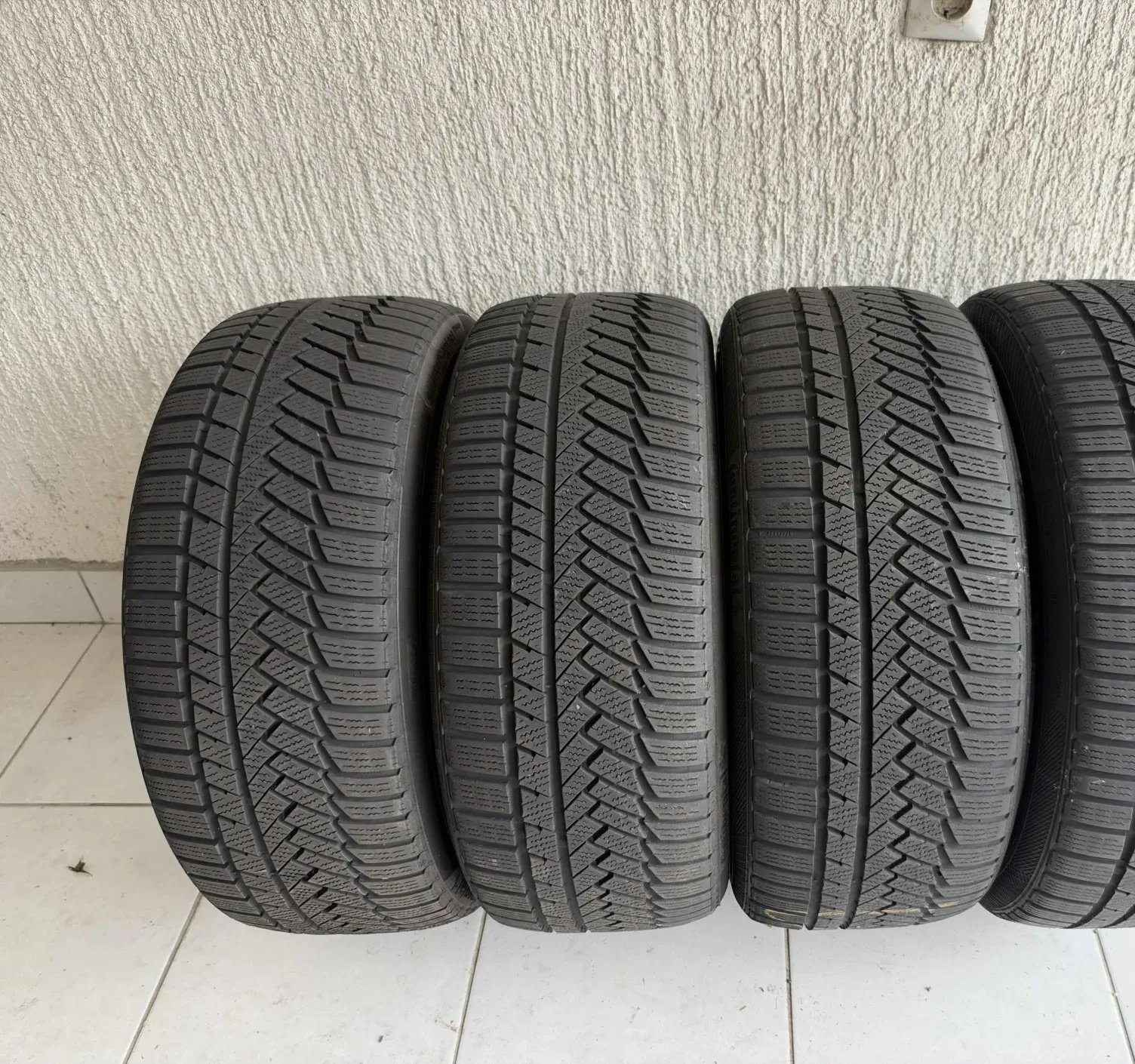 Continental Winter Tyres 225/40 R18