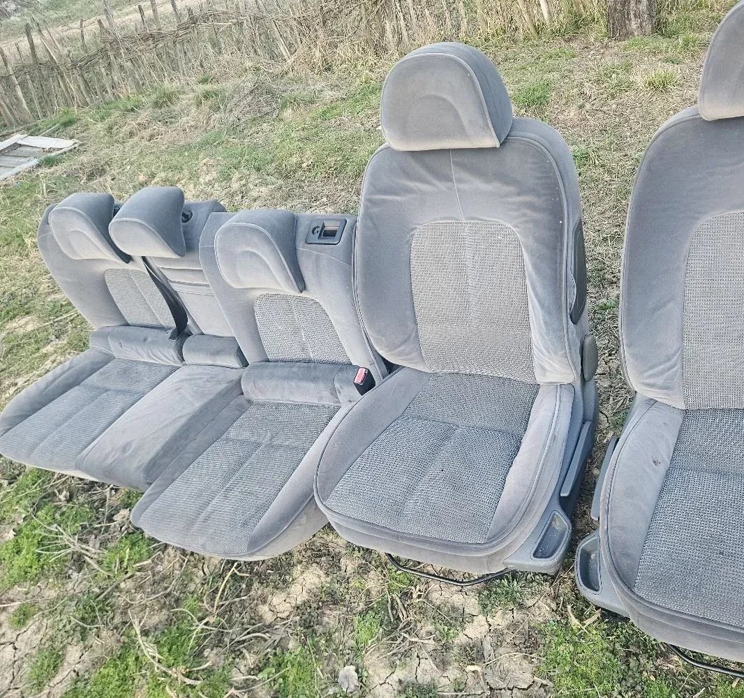 Sedišta Peugeot 407 limuzina
