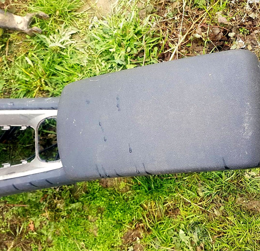 Citroen C5 X7 armrest multiple models