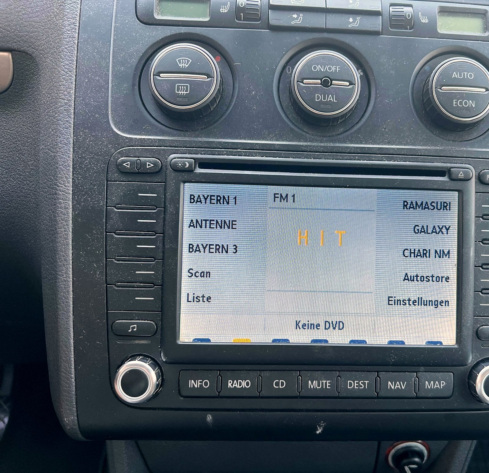 Navigacija VW Golf Passat Sharan Touran Tiguan Polo