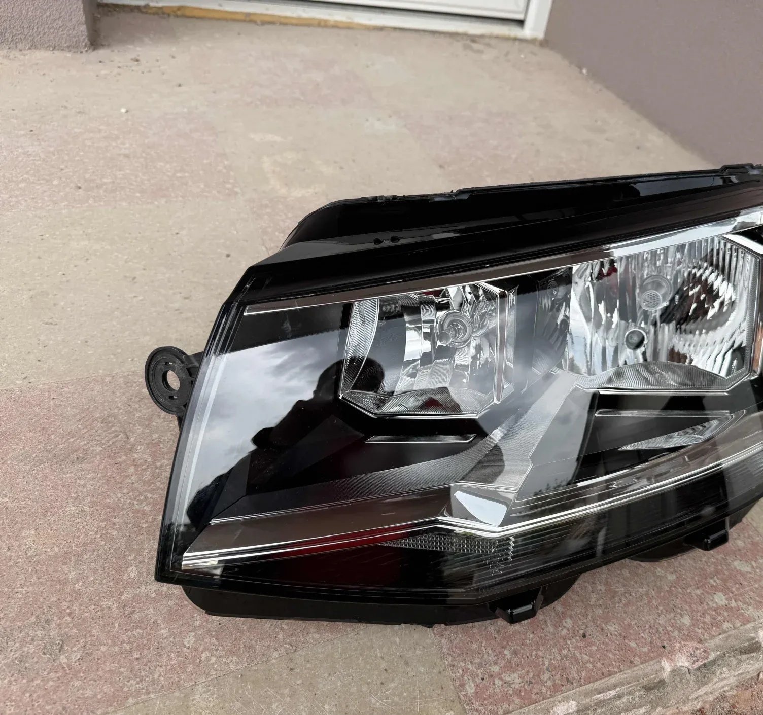 Front headlight VW T6