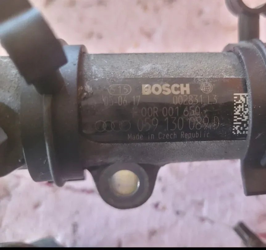 Common rail injection pump rail Audi A6 C6 3.0 TDI