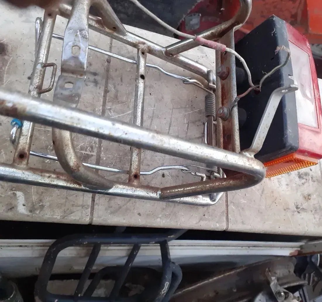 Roof rack with original brake light
