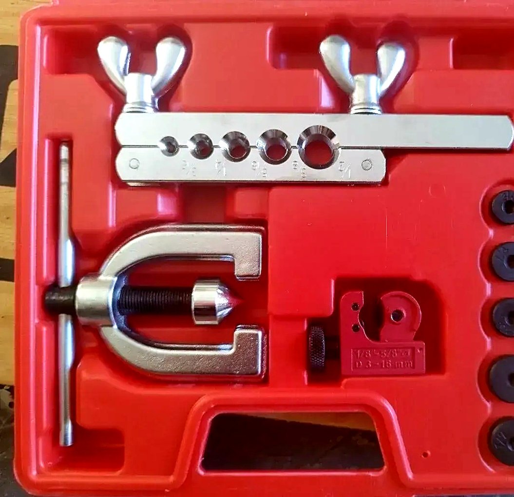 Brake line repair tool for 2 models