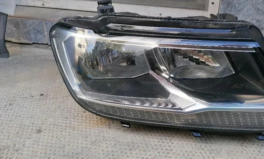 Right halogen headlight VW Tiguan