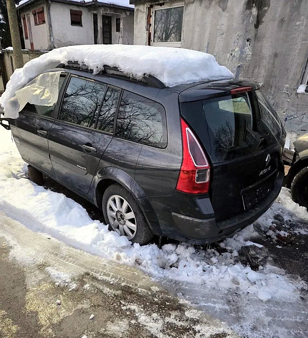 Renault Megane 2 vrata razni delovi, stakla, podizači stakala, kvake, rozete kvaka, poluge, brave, prednja zadnja leva desna