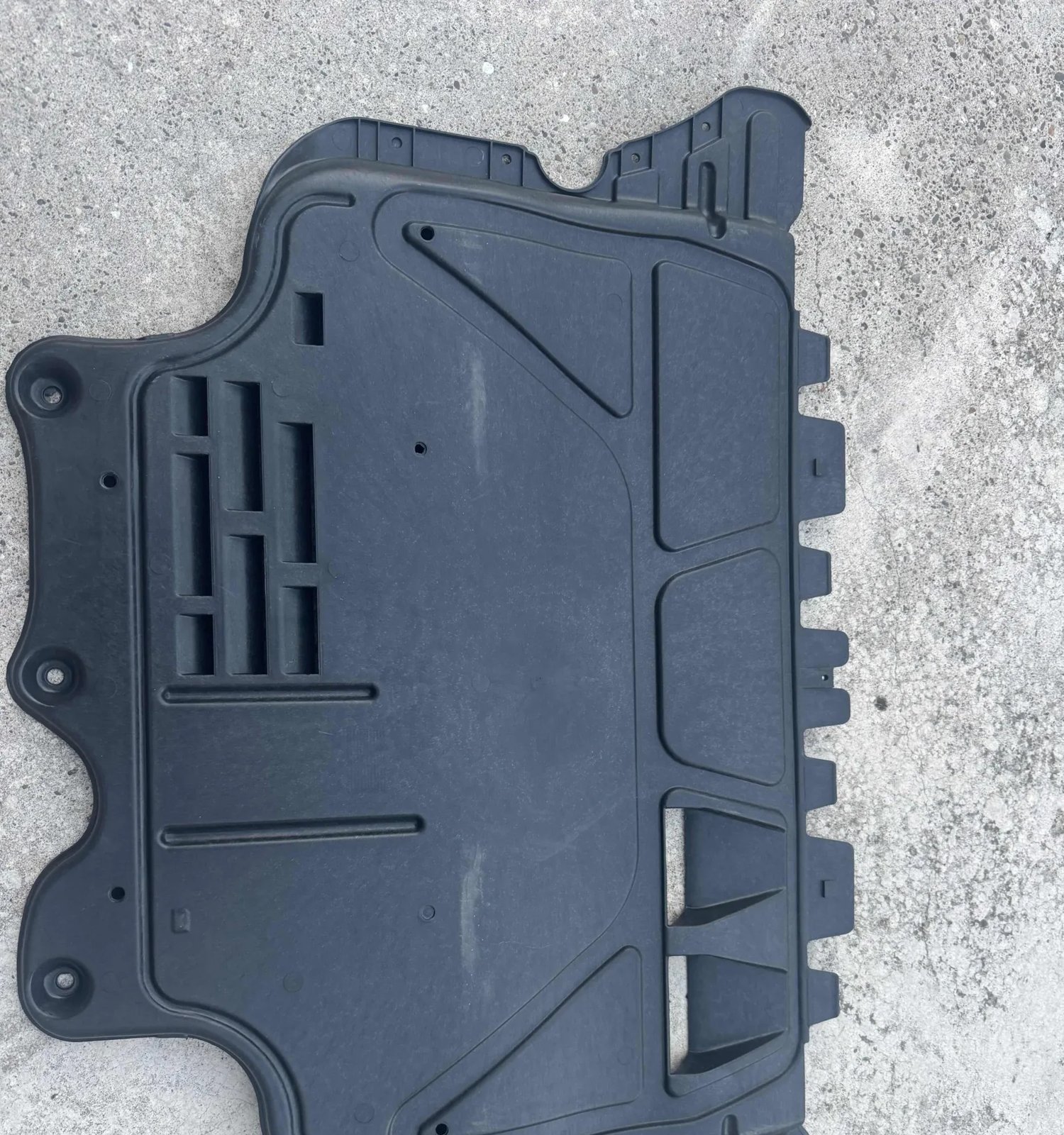 Engine undertray protection Volkswagen Passat B8
