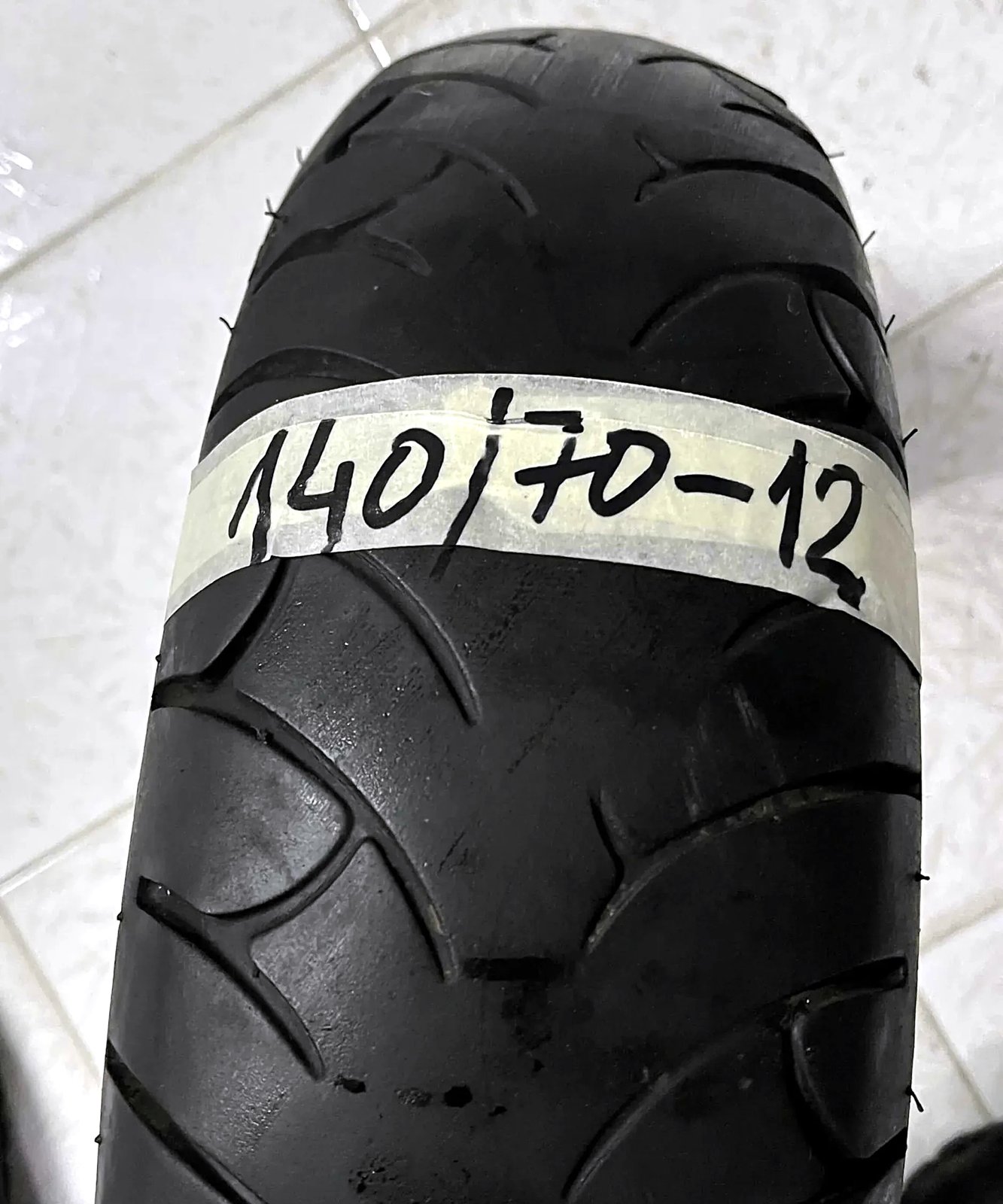 Metzeler 140/70-12 motociklistička guma