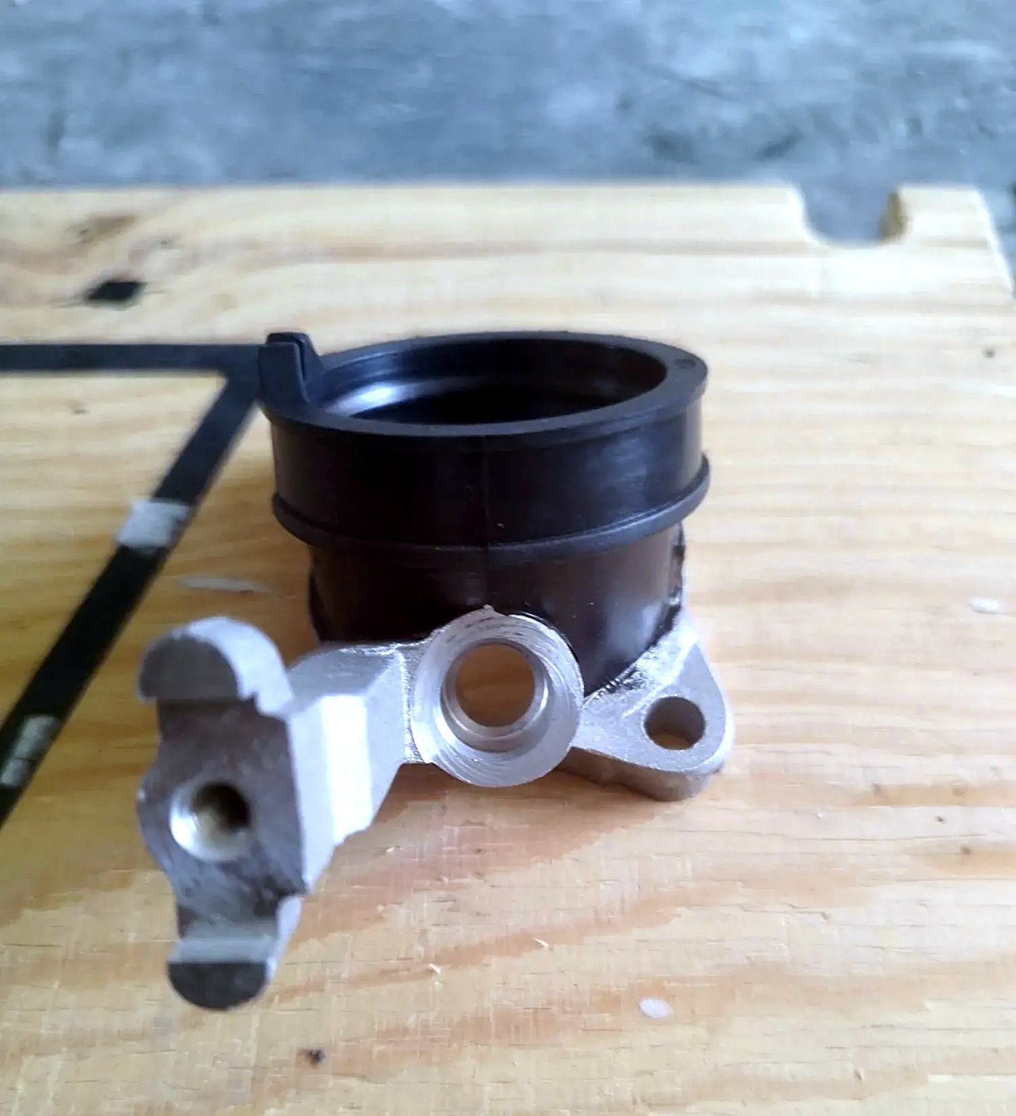 Usisno grlo CF 450cc i 550cc