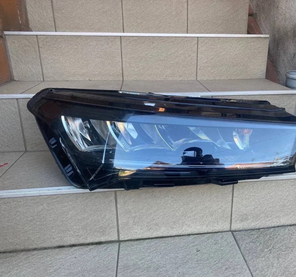 Front left headlight LED Skoda Enyaq