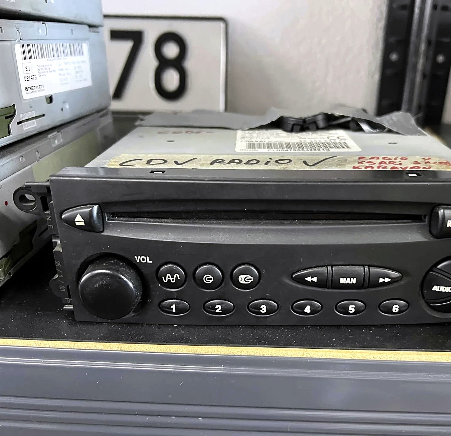 Citroen Peugeot CD radio